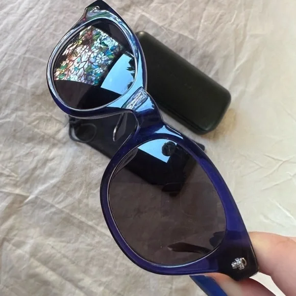 Alexander McQueen Blue Sunglasses- Like New - Picture 4 of 7